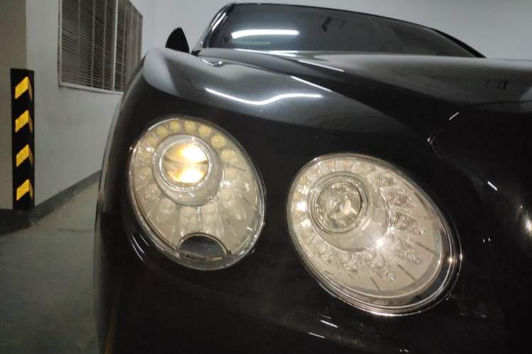 Used Bentley Flying Spur 2017 4.0T V8 Standard Edition Right Front Headlight