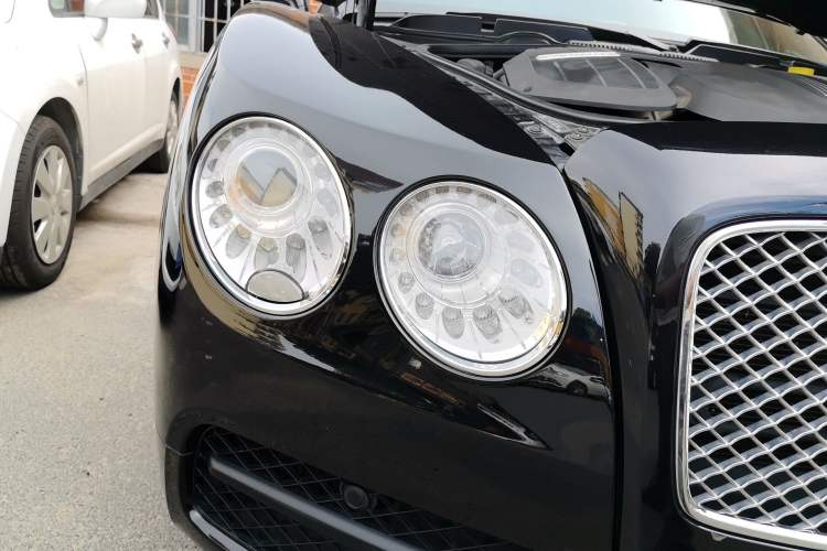 Used Bentley Flying Spur 2017 4.0T V8 Standard Edition Right Front Headlight