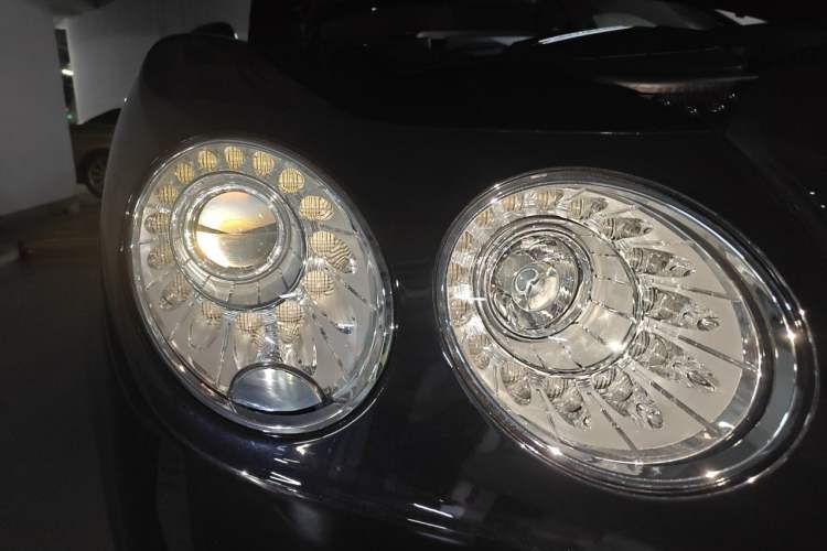 Used Bentley Flying Spur 2017 4.0T V8 S Standard Edition Right Front Headlight