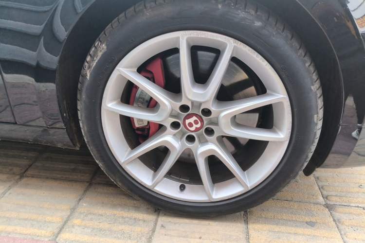 Used Bentley Flying Spur  Right Front Wheel Hub
