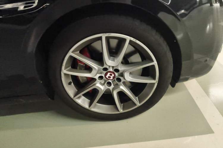 Used Bentley Flying Spur 2017 4.0T V8 S Standard Edition Right Front Wheel Hub