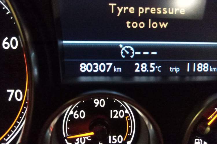 Used Bentley Flying Spur 2017 4.0T V8 S Standard Edition Odometer Close Up
