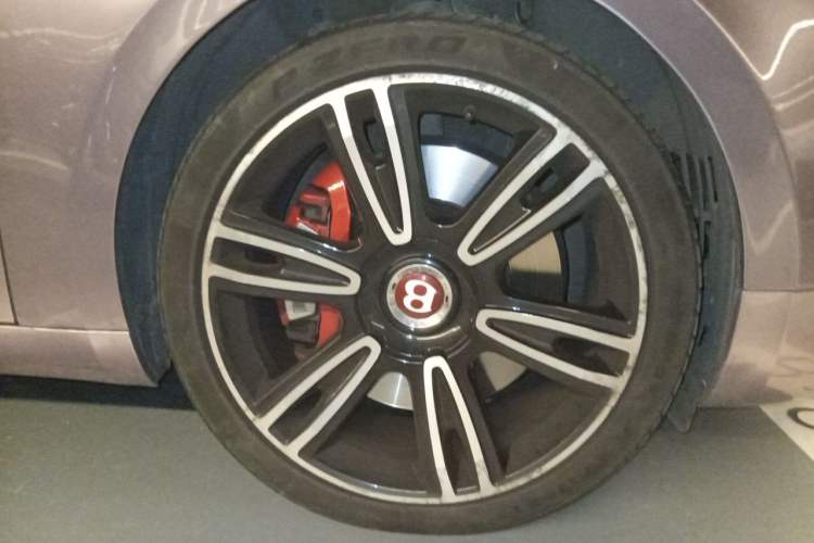 Used Bentley Flying Spur 2017 4.0T V8 S Standard Edition Right Front Wheel Hub