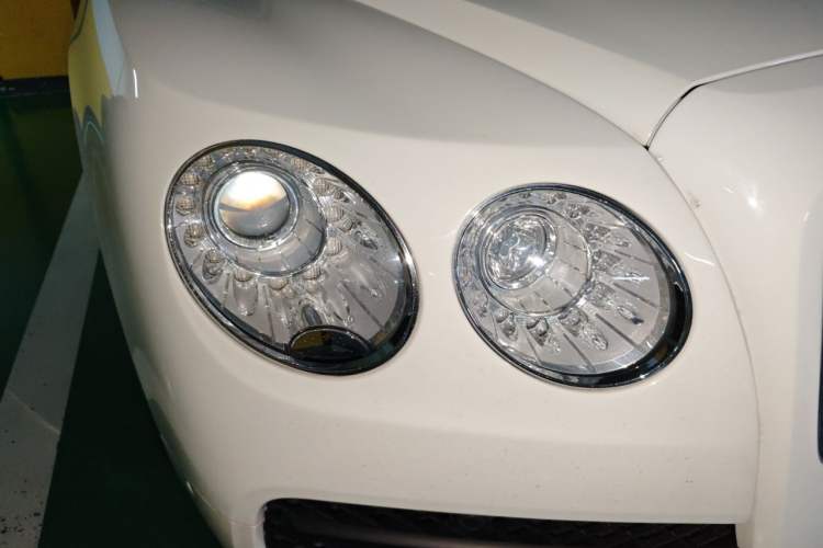 Used Bentley Flying Spur 2017 4.0T V8 Standard Edition Right Front Headlight