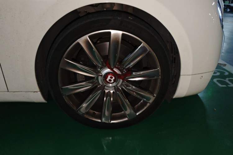 Used Bentley Flying Spur 2017 4.0T V8 Standard Edition Right Front Wheel Hub