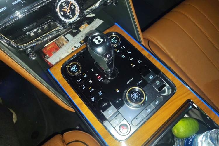 Used Bentley Flying Spur 2020 6.0T W12 Standard Edition Gear Lever