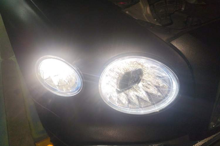 Used Bentley Flying Spur 2020 6.0T W12 Standard Edition Right Front Headlight