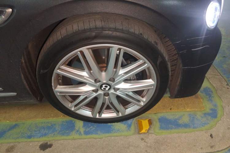Used Bentley Flying Spur 2020 6.0T W12 Standard Edition Right Front Wheel Hub