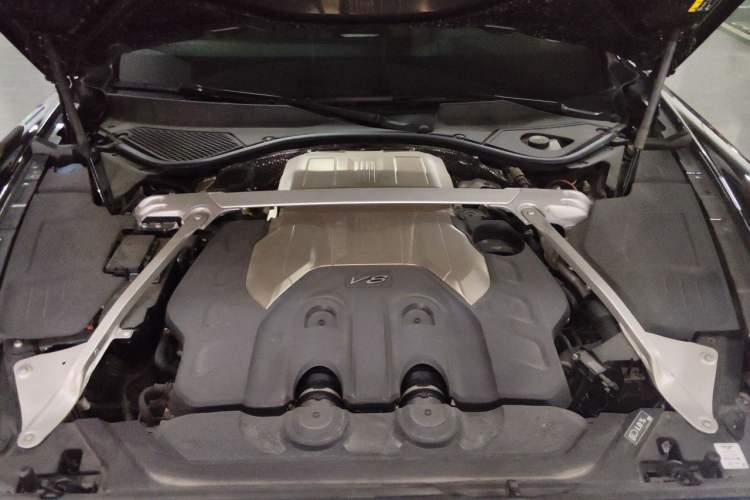 Used Bentley Flying Spur 2021 4.0T V8 Standard Edition Engine Bay