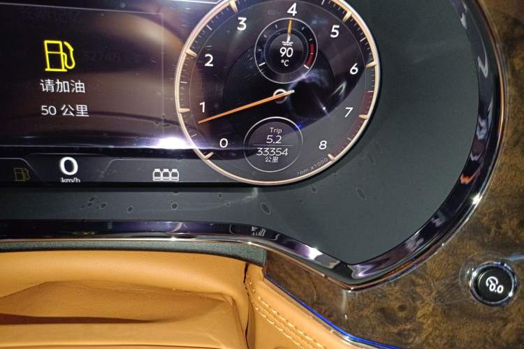 Used Bentley Flying Spur 2021 4.0T V8 Standard Edition Odometer Close Up