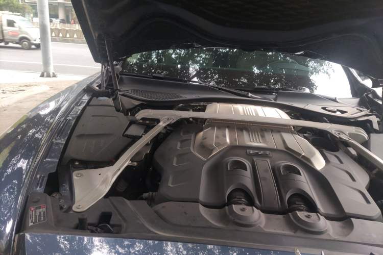 Used Bentley Flying Spur 2021 4.0T V8 Standard Edition Engine Bay Right