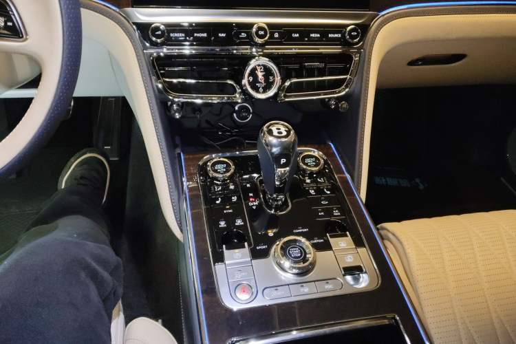 Used Bentley Flying Spur 2021 4.0T V8 Standard Edition Gear Lever