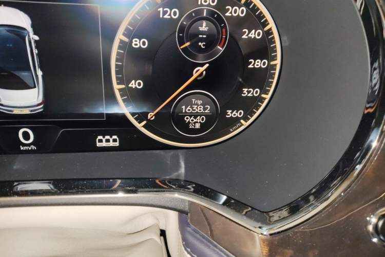 Used Bentley Flying Spur 2021 4.0T V8 Standard Edition Odometer Close Up