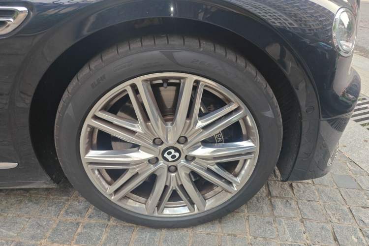 Used Bentley Flying Spur 2021 4.0T V8 Standard Edition Right Front Wheel Hub