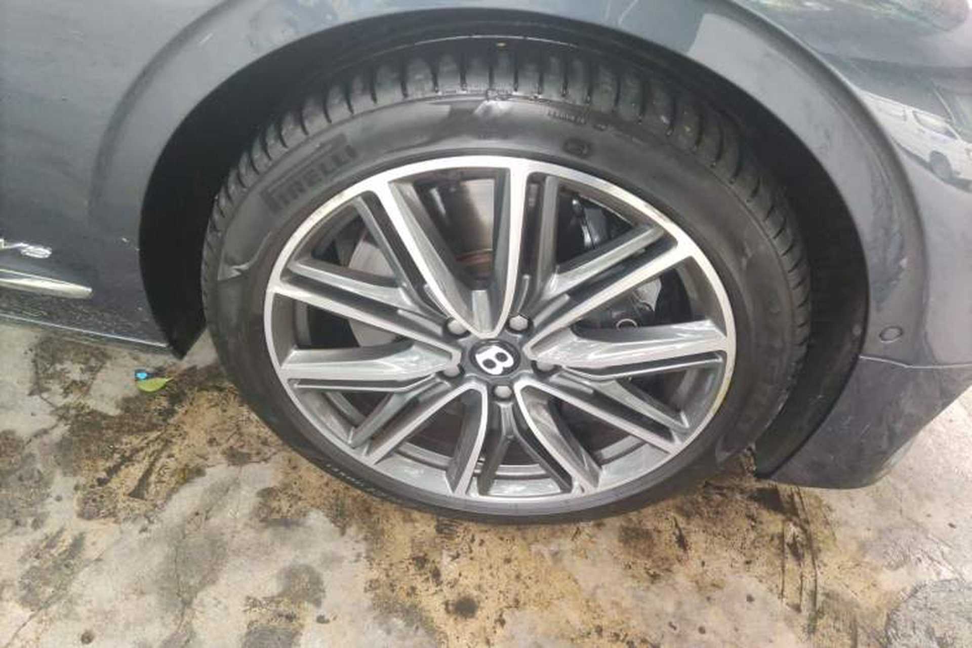 Used Bentley Flying Spur 2021 4.0T V8 Standard Edition Right Front Wheel Hub