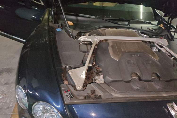 Used Bentley Flying Spur 2021 4.0T V8 Standard Edition Engine Bay Right