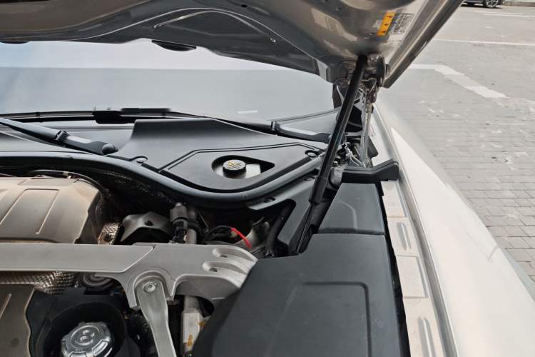 Used Bentley Flying Spur  Engine Bay Left