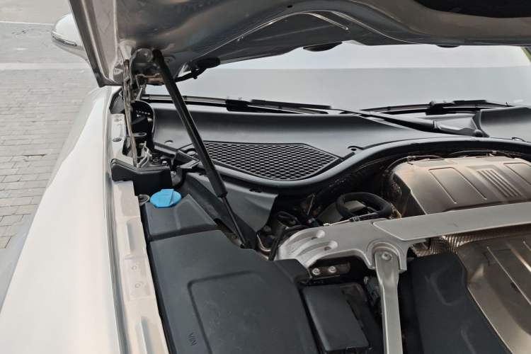 Used Bentley Flying Spur  Engine Bay Right