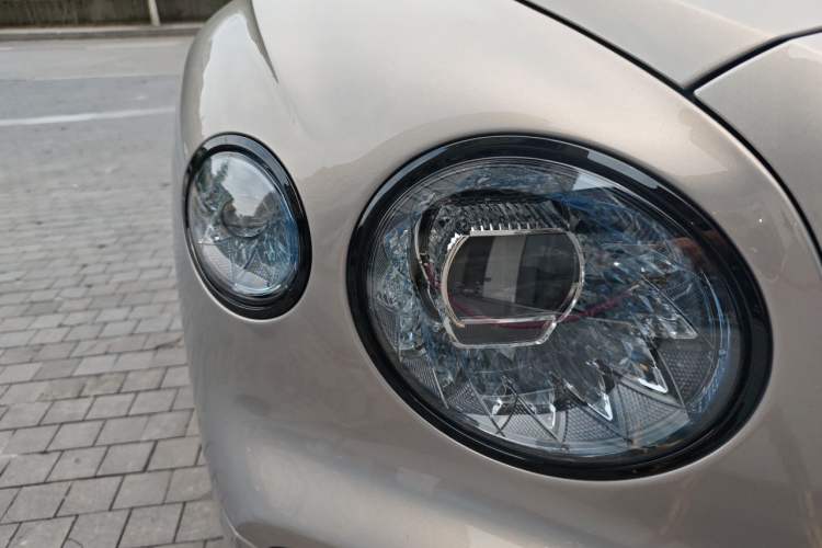 Used Bentley Flying Spur  Right Front Headlight