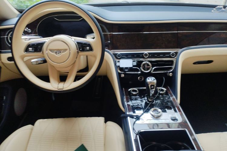 Used Bentley Flying Spur 2022 4.0T V8 Mulliner Center Console