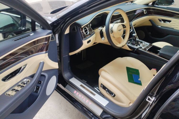 Used Bentley Flying Spur 2022 4.0T V8 Mulliner Driver Seat
