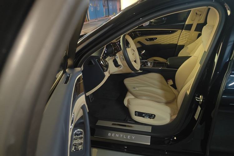 Used Bentley Flying Spur 2022 4.0T V8 Standard Edition Driver Seat