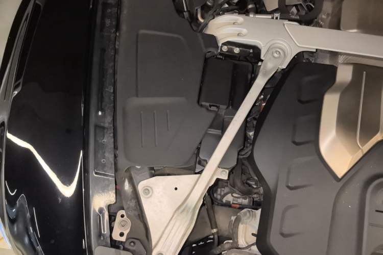 Used Bentley Flying Spur 2022 4.0T V8 Standard Edition Engine Bay Right