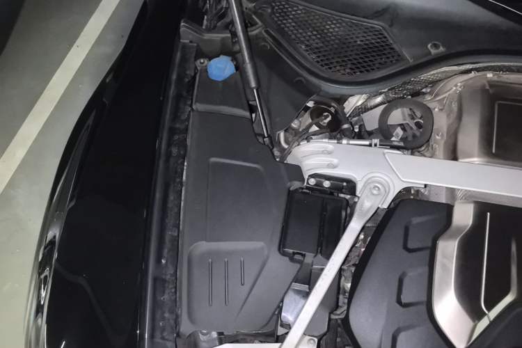 Used Bentley Flying Spur 2022 4.0T V8 Standard Edition Engine Bay Right
