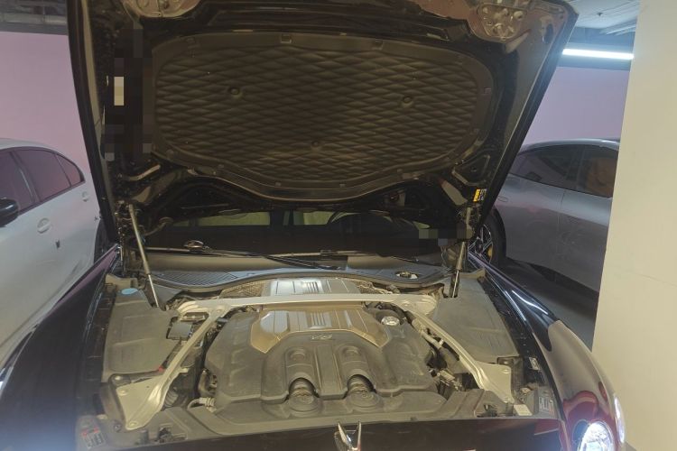 Used Bentley Flying Spur 2022 4.0T V8 Standard Edition Engine Bay