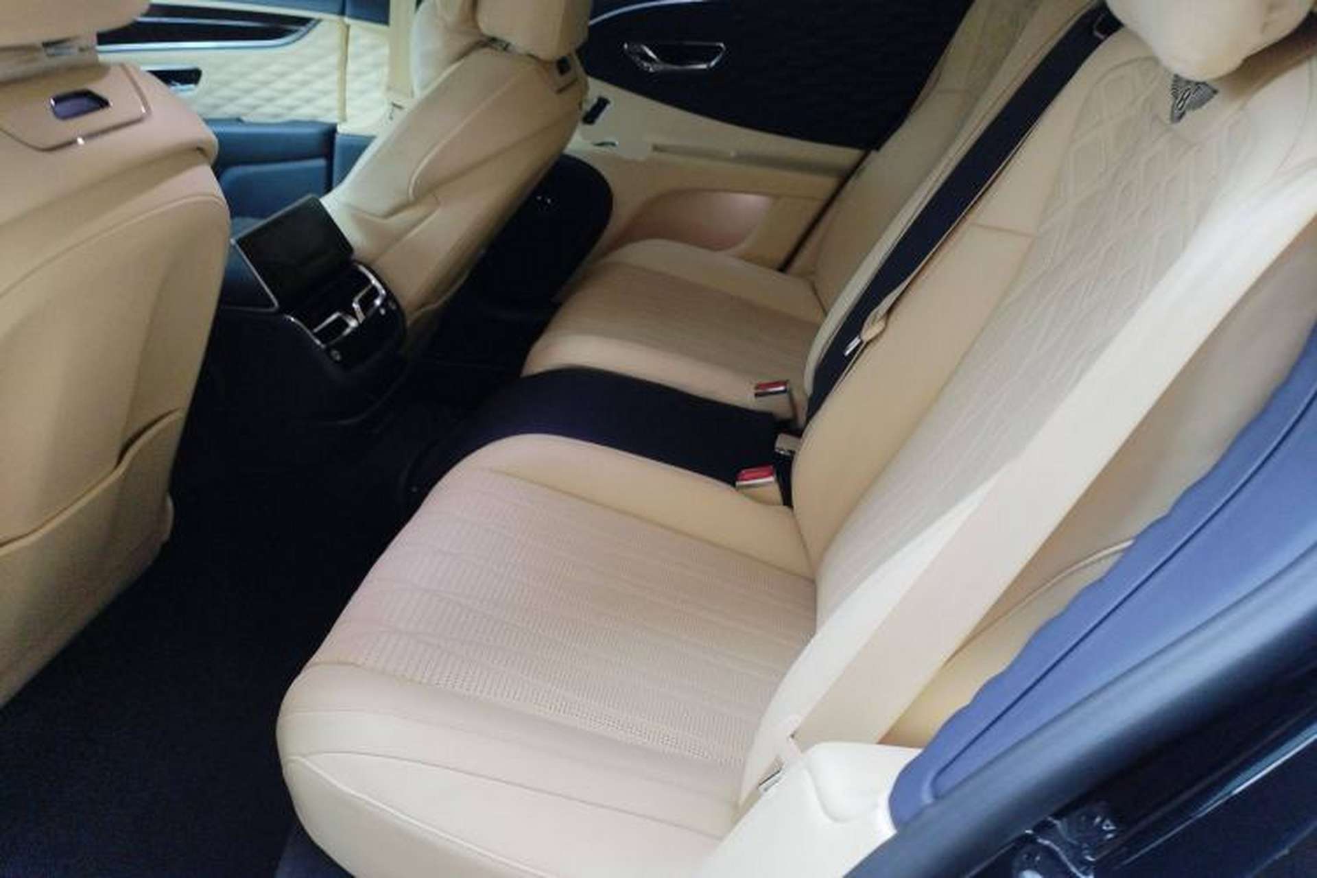 Used Bentley Flying Spur 2022 4.0T V8 Mulliner Left Rear Seat