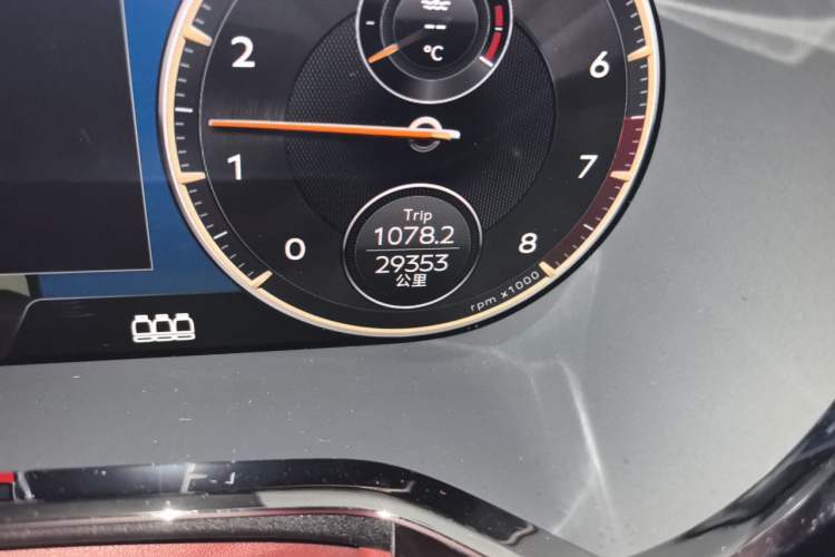 Used Bentley Flying Spur 2022 4.0T V8 Standard Edition Odometer Close Up