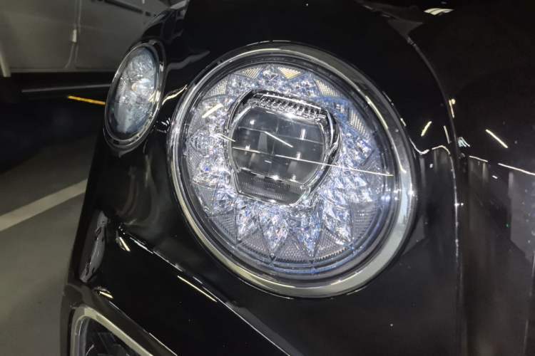 Used Bentley Flying Spur 2022 4.0T V8 Standard Edition Right Front Headlight