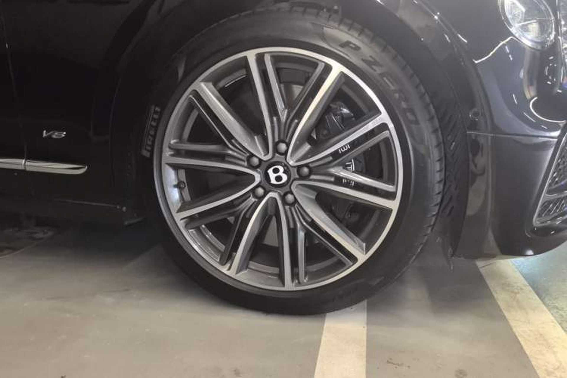 Used Bentley Flying Spur 2022 4.0T V8 Standard Edition Right Front Wheel Hub