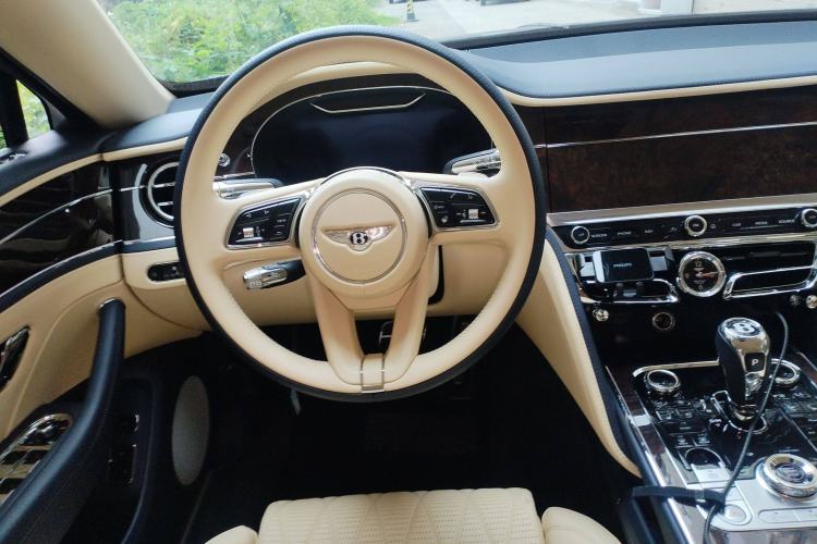 Used Bentley Flying Spur 2022 4.0T V8 Mulliner Steering Wheel