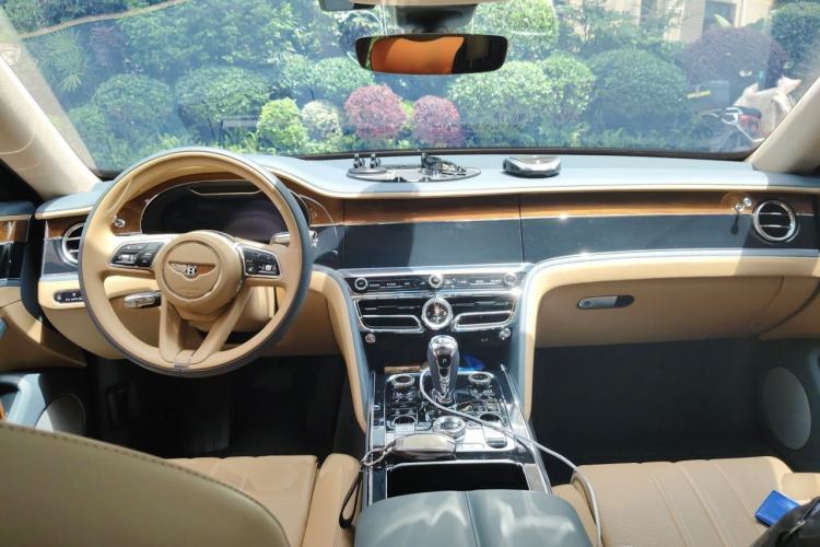 Used Bentley Flying Spur 2023 4.0T V8 S Center Console