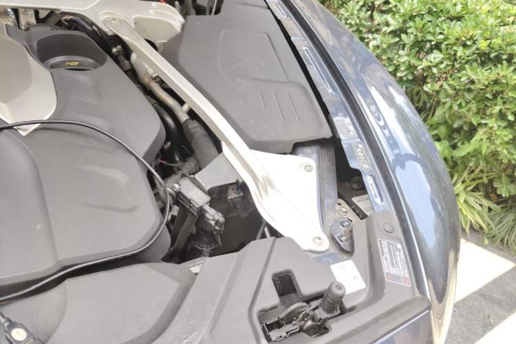 Used Bentley Flying Spur 2023 4.0T V8 S Engine Bay Left