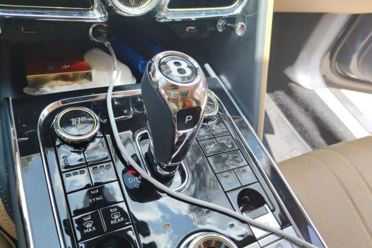 Used Bentley Flying Spur 2023 4.0T V8 S Gear Lever