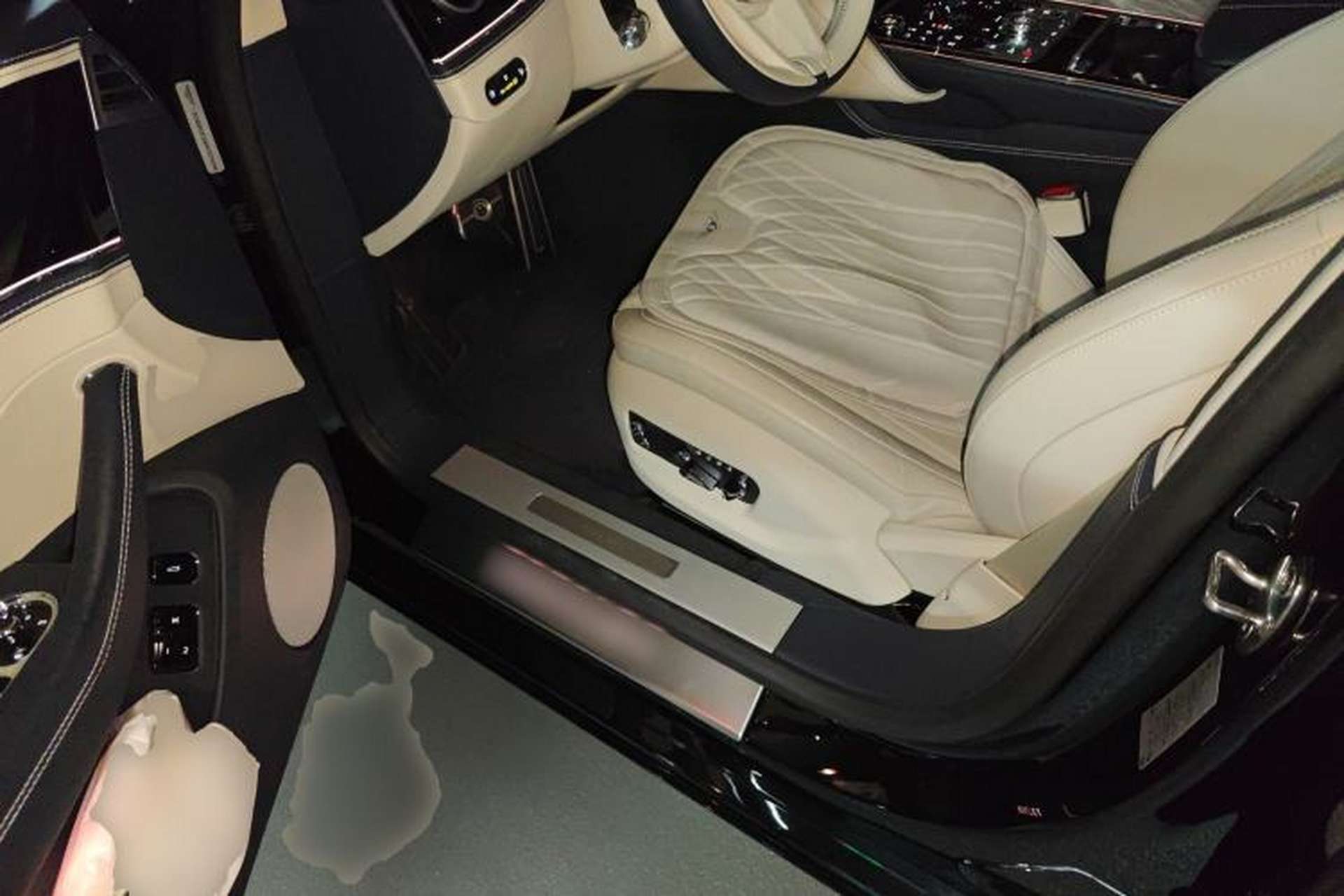Used Bentley Flying Spur 2024 4.0T V8 Yado Edition Driver Seat