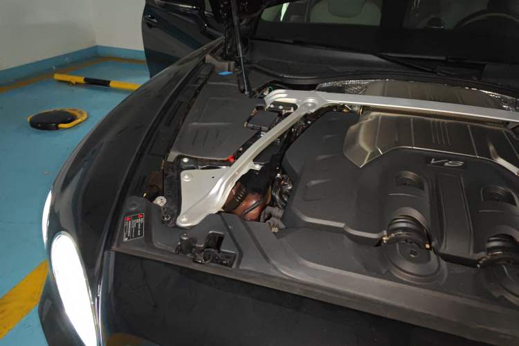 Used Bentley Flying Spur 2024 4.0T V8 Yado Edition Engine Bay Right