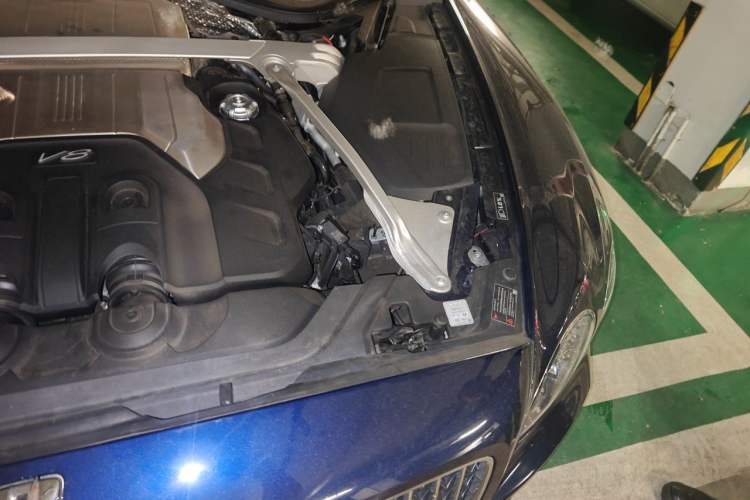 Used Bentley Flying Spur 2024 4.0T V8 Yado Edition Engine Bay Left