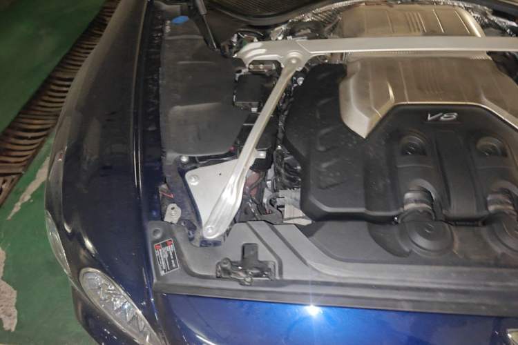 Used Bentley Flying Spur 2024 4.0T V8 Yado Edition Engine Bay Right