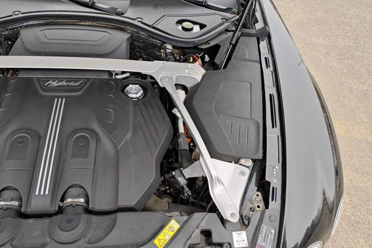 Used Bentley Flying Spur Plug-in Hybrid 2022 2.9T V6 Hybrid Mulliner Engine Bay Left