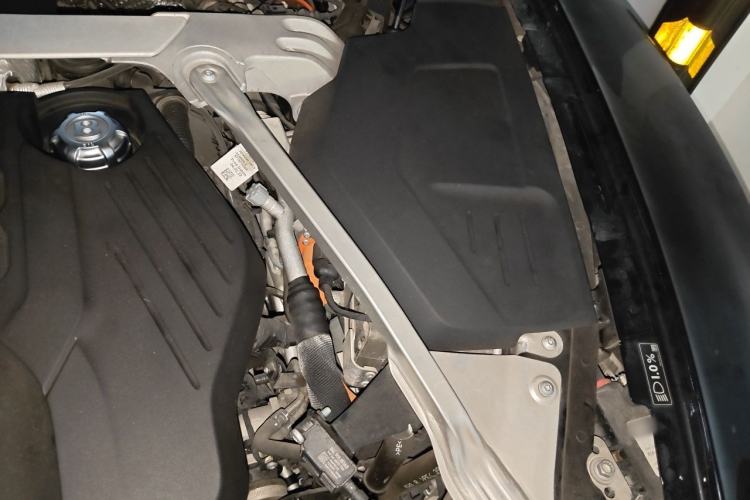 Used Bentley Flying Spur Plug-in Hybrid 2022 2.9T V6 Hybrid Engine Bay Left