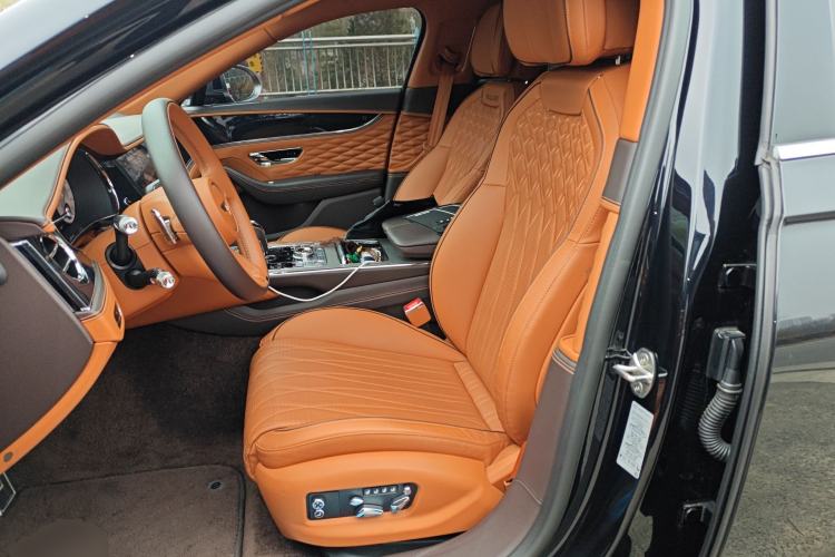 Used Bentley Flying Spur Plug-in Hybrid 2022 2.9T V6 Hybrid Mulliner Left Front Seat