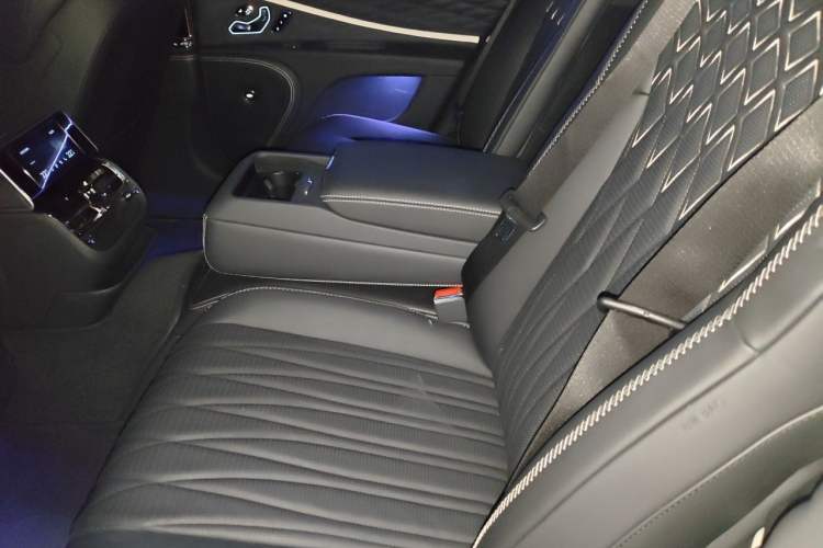 Used Bentley Flying Spur Plug-in Hybrid 2022 2.9T V6 Hybrid Left Rear Seat