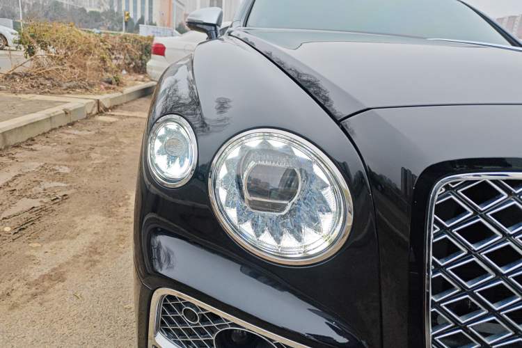 Used Bentley Flying Spur Plug-in Hybrid 2022 2.9T V6 Hybrid Mulliner Right Front Headlight