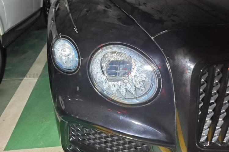 Used Bentley Flying Spur Plug-in Hybrid 2022 2.9T V6 Hybrid Right Front Headlight