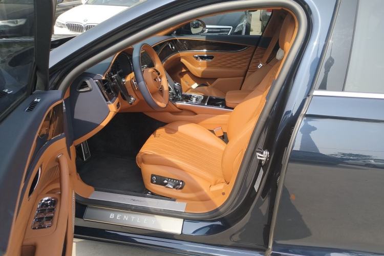 Used Bentley Flying Spur Plug-in Hybrid 2022 2.9T V6 Hybrid Driver Seat