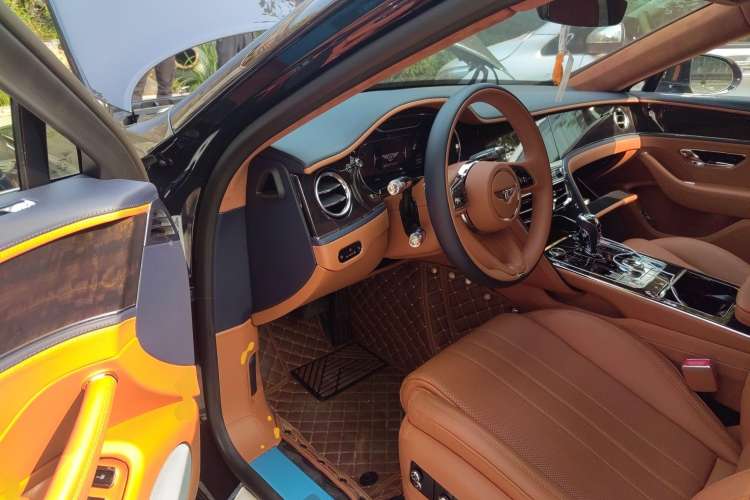 Used Bentley Flying Spur Plug-in Hybrid 2022 2.9T V6 Hybrid Driver Seat