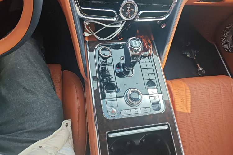 Used Bentley Flying Spur Plug-in Hybrid 2022 2.9T V6 Hybrid Gear Lever